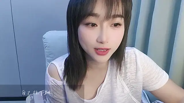 Snapshot of Honeysexy-1 chatting on 10.14.25 Honeysexy-1 online show from 10.14.25