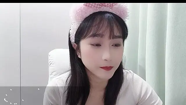 Snapshot of Honeysexy-1 chatting on 10.20.25 Honeysexy-1 online show from 10.20.25