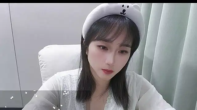 Snapshot of Honeysexy-1 chatting on 10.21.25 Honeysexy-1 online show from 10.21.25