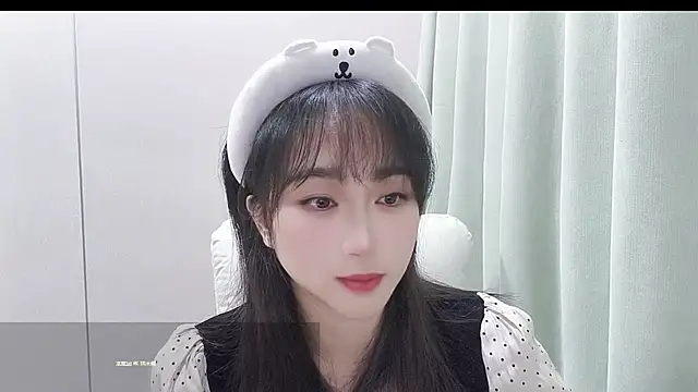 Snapshot of Honeysexy-1 chatting on 10.24.25 Honeysexy-1 online show from 10.24.25