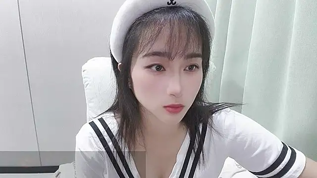 Snapshot of Honeysexy-1 chatting on 10.26.25 Honeysexy-1 online show from 10.26.25