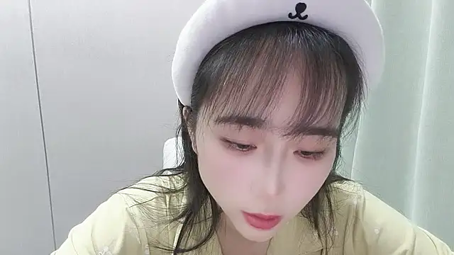 Snapshot of Honeysexy-1 chatting on 11.03.25 Honeysexy-1 online show from 11.03.25