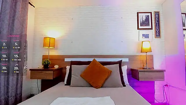 Snapshot of JenniferAuriston chatting on 10.25.25 JenniferAuriston online show from 10.25.25