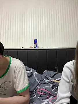 Snapshot of lovburger chatting on 05.16.26 lovburger online show from 05.16.26