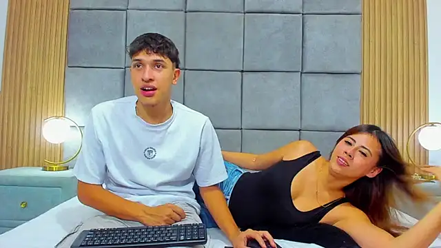 ChanellandMax online show from 11.12.25