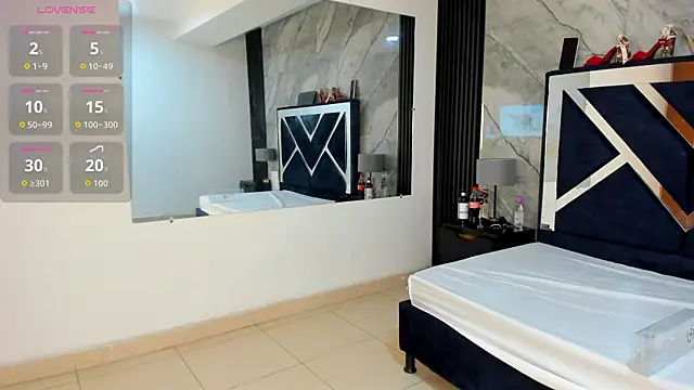 Snapshot of VioletRose_as chatting on 10.28.25 VioletRose as online show from 10.28.25