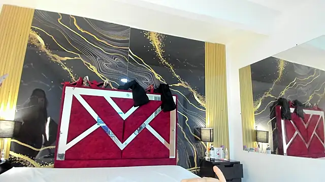 Snapshot of VioletRose_as chatting on 11.08.25 VioletRose as online show from 11.08.25