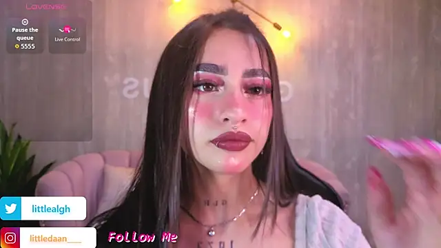 Abril Velvet a  online show from 11.12.25