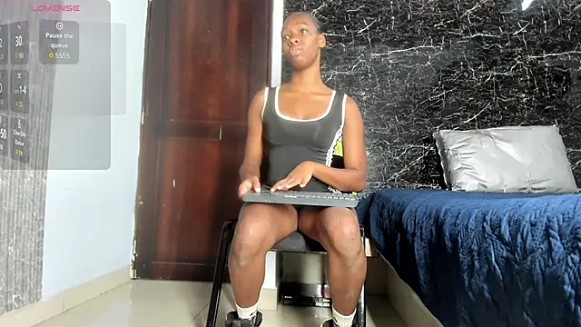 Snapshot of Kristel_05 chatting on 10.28.25 Kristel 05 online show from 10.28.25