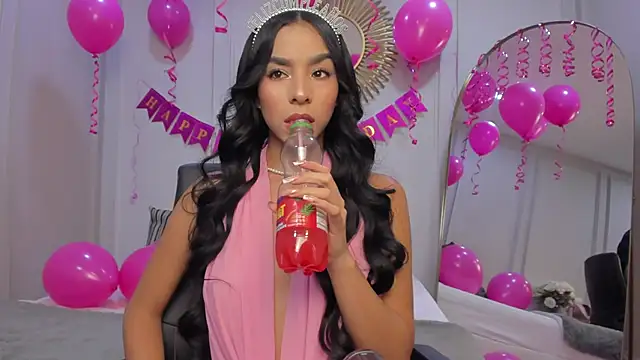 Snapshot of Payton-Presley chatting on 10.10.25 Payton-Presley online show from 10.10.25