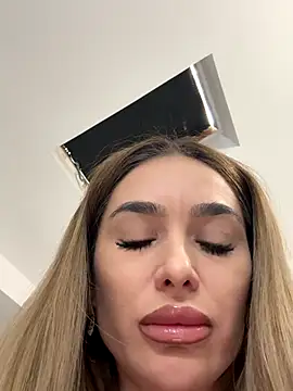 Snapshot of KaseyQuinn_ chatting on 10.05.25 KaseyQuinn online show from 10.05.25