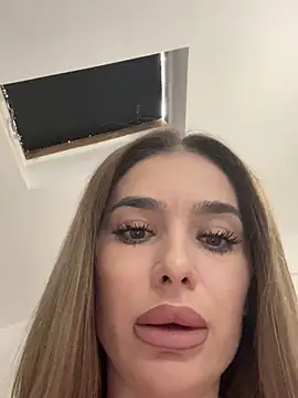 Snapshot of KaseyQuinn_ chatting on 10.11.25 KaseyQuinn online show from 10.11.25