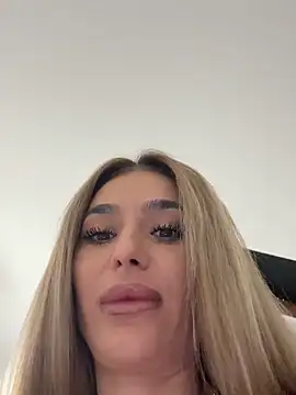 Snapshot of KaseyQuinn_ chatting on 10.27.25 KaseyQuinn online show from 10.27.25