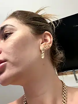 Snapshot of KaseyQuinn_ chatting on 11.12.25 KaseyQuinn online show from 11.12.25