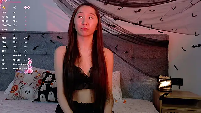 Snapshot of ada_di chatting on 10.27.25 ada di online show from 10.27.25