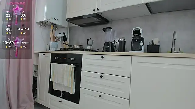 Snapshot of elysiastorm chatting on 09.13.25 elysiastorm online show from 09.13.25