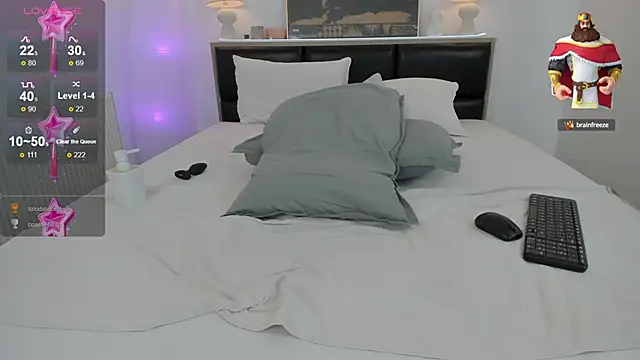 Snapshot of elysiastorm chatting on 09.22.25 elysiastorm online show from 09.22.25