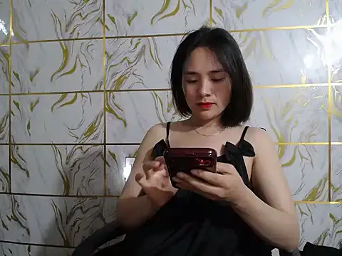 Snapshot of Lyzizi_lovely09 chatting on 05.17.26 Lyzizi lovely09 online show from 05.17.26
