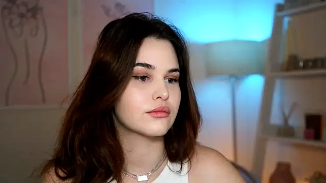 Snapshot of BustyGff chatting on 10.16.25 BustyGff online show from 10.16.25