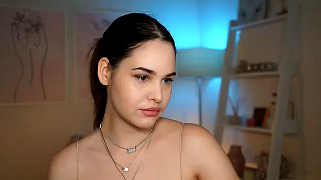 Snapshot of BustyGff chatting on 10.18.25 BustyGff online show from 10.18.25