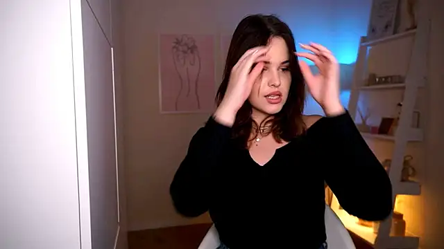 Snapshot of BustyGff chatting on 11.04.25 BustyGff online show from 11.04.25