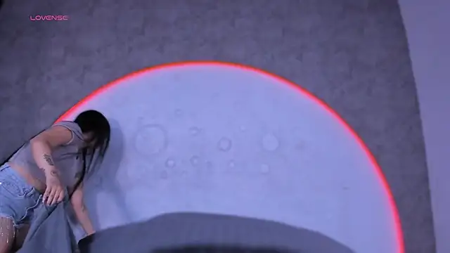 ReinaChloe online show from 11.21.25