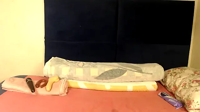 Snapshot of Sexy-Momo chatting on 10.06.25 Sexy-Momo online show from 10.06.25