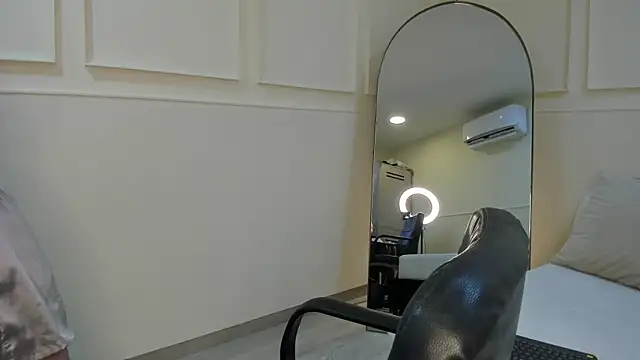 Snapshot of CharlotteBrownn_ chatting on 09.12.25 CharlotteBrownn online show from 09.12.25