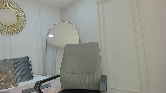 Snapshot of CharlotteBrownn_ chatting on 09.28.25 CharlotteBrownn online show from 09.28.25