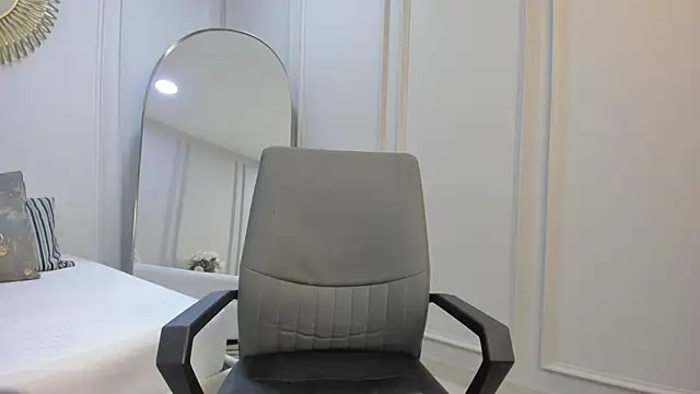 Snapshot of CharlotteBrownn_ chatting on 10.07.25 CharlotteBrownn online show from 10.07.25