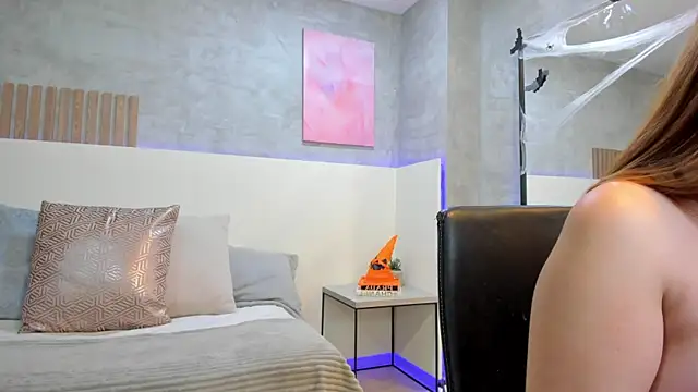 Snapshot of CharlotteBrownn_ chatting on 10.16.25 CharlotteBrownn online show from 10.16.25