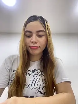 Snapshot of CharlotteBrownn_ chatting on 11.01.25 CharlotteBrownn online show from 11.01.25