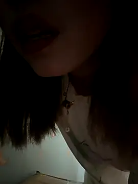 Snapshot of feifei_521 chatting on 11.05.25 feifei 521 online show from 11.05.25