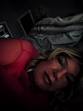 Sugarloveless online show from 10.15.25