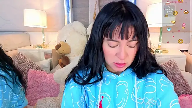 MeganAdamms online show from 10.03.25