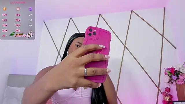 Snapshot of Venuswilds chatting on 09.18.25 Venuswilds online show from 09.18.25