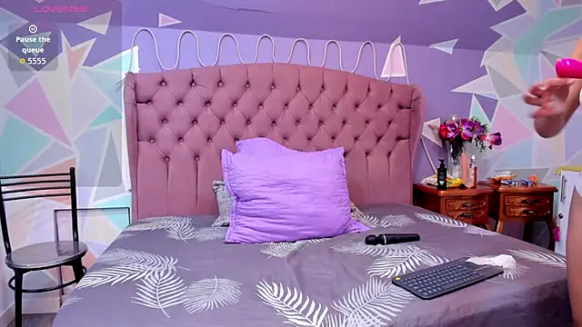 Snapshot of ZaharaSkylar chatting on 09.16.25 ZaharaSkylar online show from 09.16.25