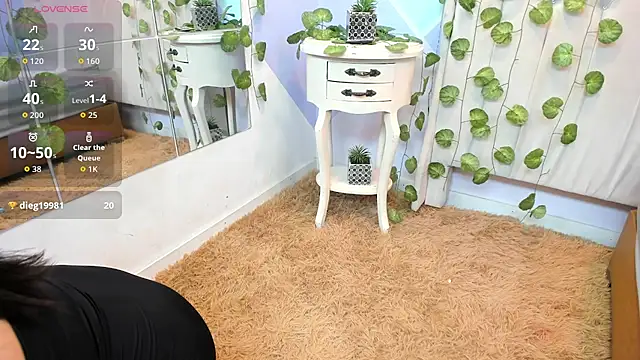 Snapshot of ZaharaSkylar chatting on 10.30.25 ZaharaSkylar online show from 10.30.25