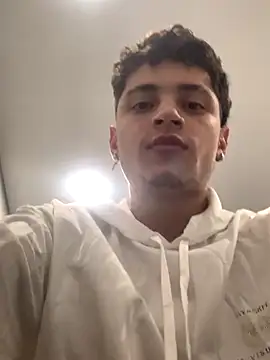 Snapshot of afos_ chatting on 12.04.25 afos online show from 12.04.25