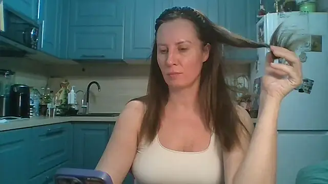 ALICAINWONDERLAND online show from 04.04.26