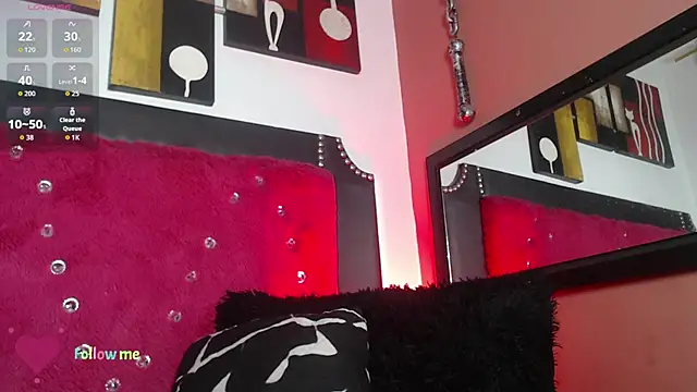 Snapshot of Engeelll chatting on 10.16.25 Engeelll online show from 10.16.25