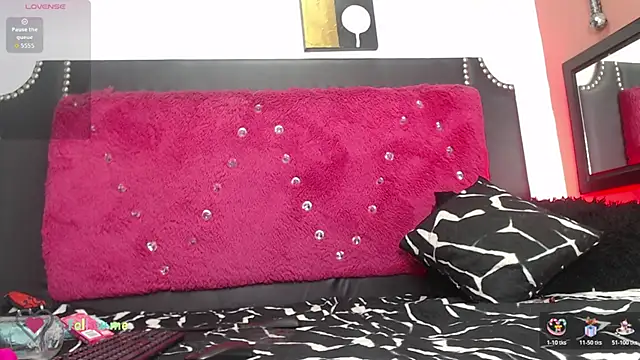 Snapshot of Engeelll chatting on 10.20.25 Engeelll online show from 10.20.25