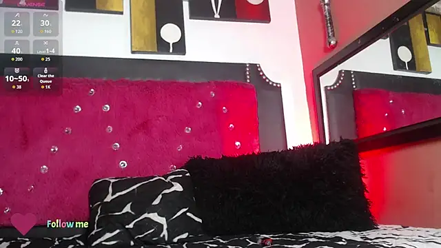 Snapshot of Engeelll chatting on 11.05.25 Engeelll online show from 11.05.25