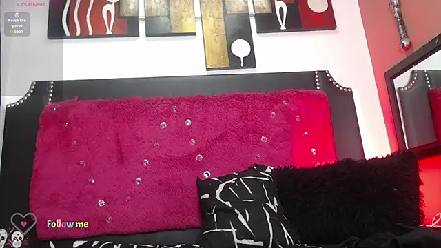 Snapshot of Engeelll chatting on 11.08.25 Engeelll online show from 11.08.25