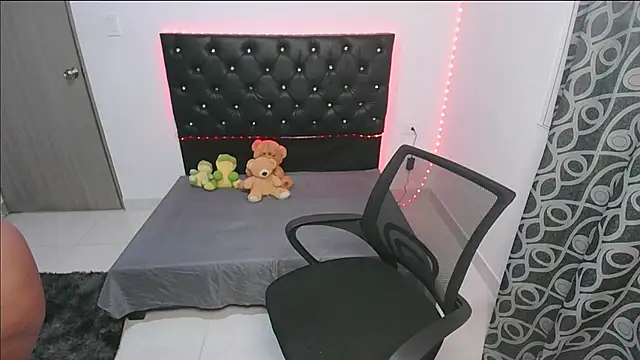 niiky 68 online show from 10.04.25