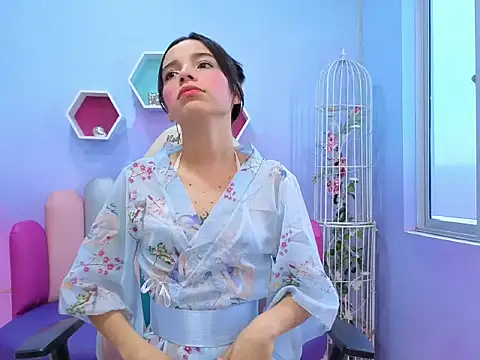 Issa Skinny  online show from 09.18.25