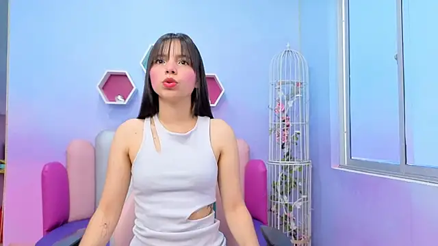 Issa Skinny  online show from 09.29.25