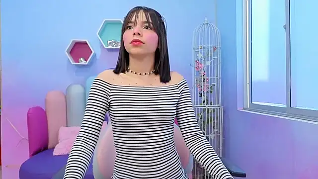 Issa Skinny  online show from 10.02.25