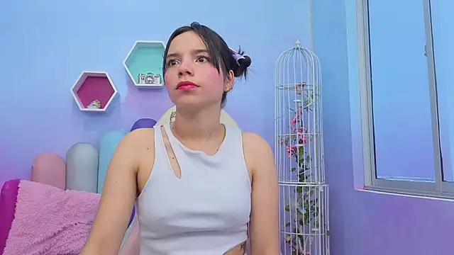 Issa Skinny  online show from 11.06.25