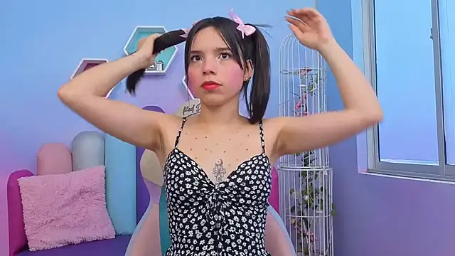 Issa Skinny  online show from 11.10.25